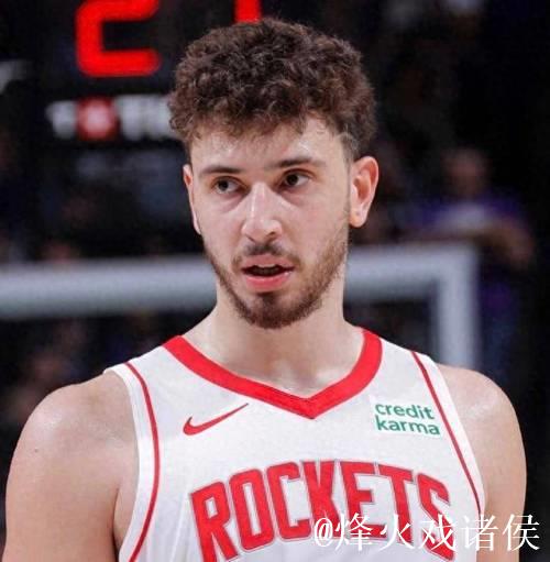 火箭中锋申京挺身而出,关键时刻迷失方向,应该学会信赖队友 火箭中锋申京挺身而出,关键时刻迷失方向,应该学会信赖队友