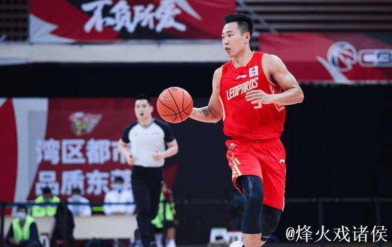 詹姆斯32+15天津胜广东 贺希宁17分深圳负上海 詹姆斯32+15天津胜广东 贺希宁17分深圳负上海